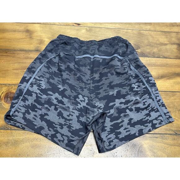 Lululemon Shorts Men’s M Gray Camo Pace Breaker 9" Lined Athletic Running Gym - Picture 4 of 10